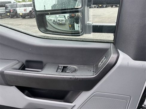 New 2024 Ford F550 4x4 Regular Cab Super Duty image 30