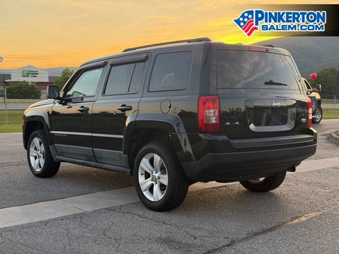 Used 2011 Jeep Patriot Latitude AWD/4WD image 3