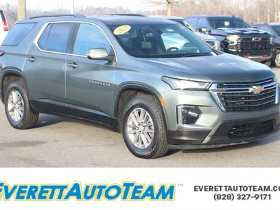 Used 2023 Chevrolet Traverse LT
