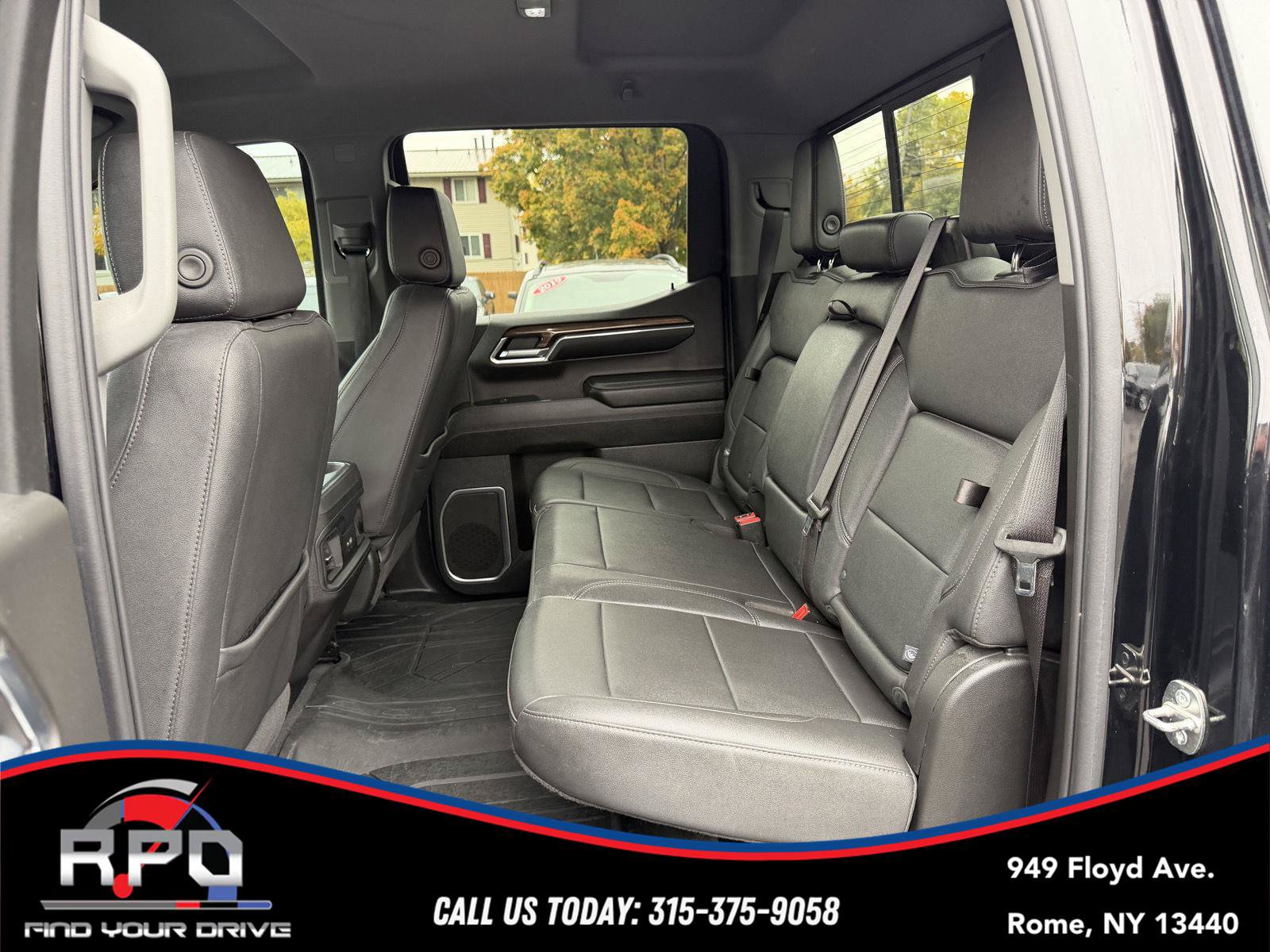 Used 2023 Chevrolet Silverado 1500 RST w/ Redline Edition AWD/4WD image 32