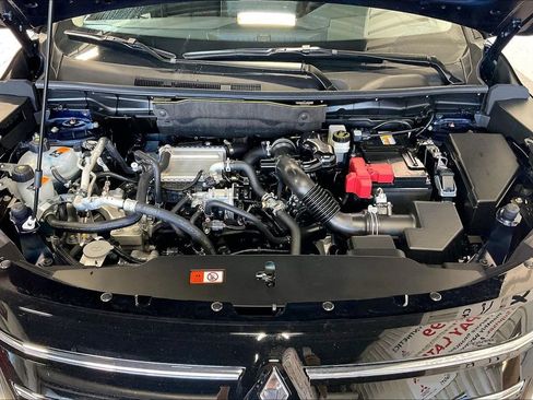 New 2026 Mitsubishi Outlander SE FWD image 11