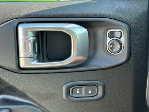 Used 2024 Jeep Wrangler Unlimited Sport AWD/4WD image 19