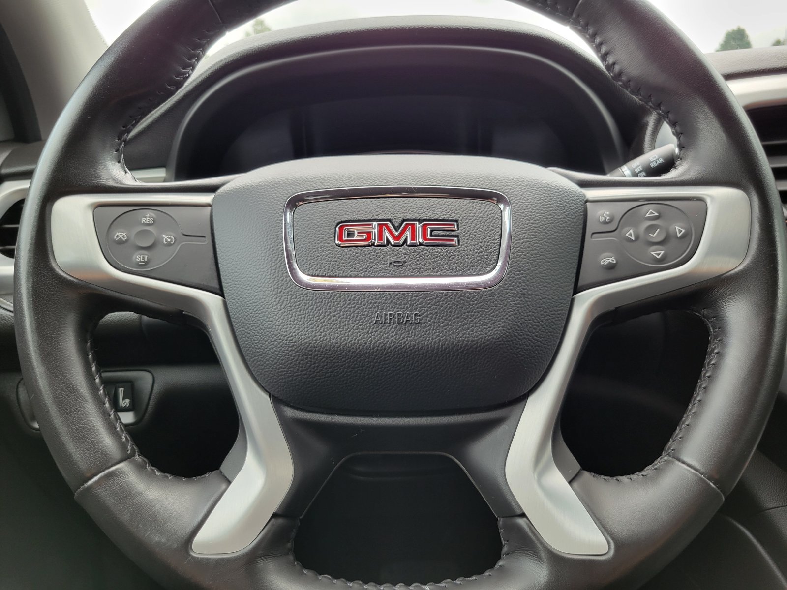 Used 2020 GMC Acadia SLT w/ Trailering Package FWD image 13