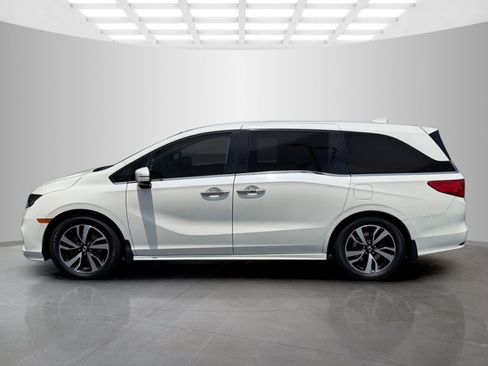 Used 2018 Honda Odyssey Elite image 3
