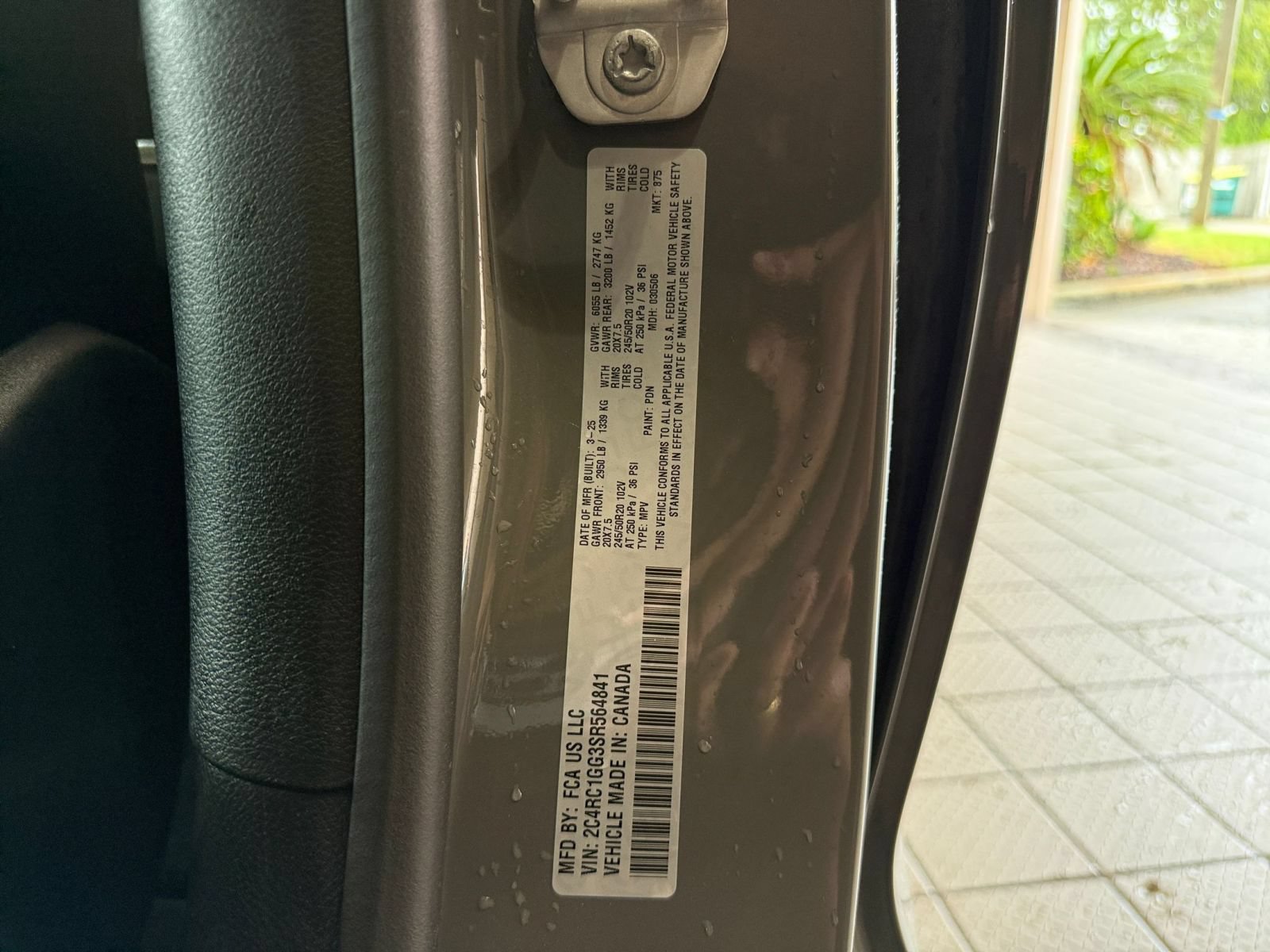 Used 2025 Chrysler Pacifica Limited FWD image 43
