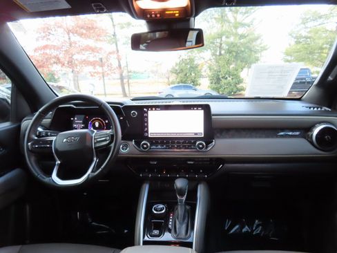 Used 2023 Chevrolet Colorado ZR2 w/ ZR2 Convenience Package III image 17