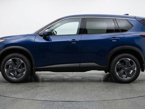 Used 2025 Nissan Rogue SV AWD/4WD image 5