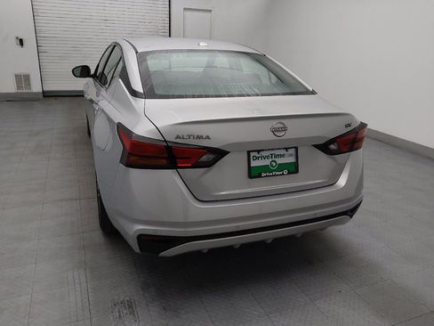 Used 2024 Nissan Altima 2.5 SV image 6