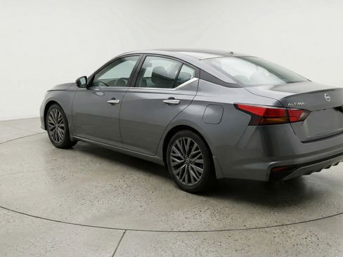 Used 2025 Nissan Altima 2.5 SV FWD image 6