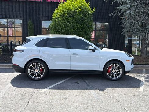 Used 2024 Porsche Cayenne S AWD/4WD image 26