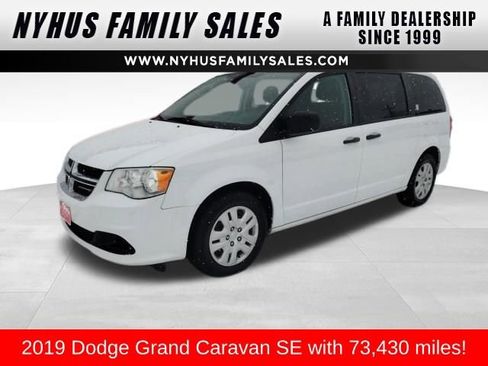 Used 2019 Dodge Grand Caravan SE w/ UConnect Hands-Free Group image 1