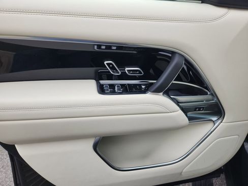 New 2025 Land Rover Range Rover SE AWD/4WD image 24