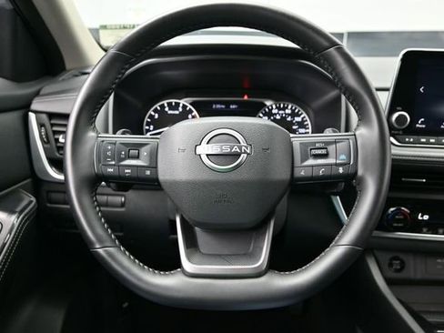 Used 2025 Nissan Rogue SV AWD/4WD image 27
