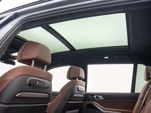 New 2025 BMW X7 M60i image 19