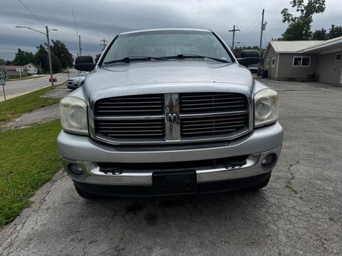 Used 2008 Dodge Ram 2500 Truck SLT w/ Popular Equipment Group AWD/4WD image 2