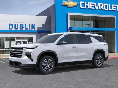 New 2026 Chevrolet Traverse LT image 3