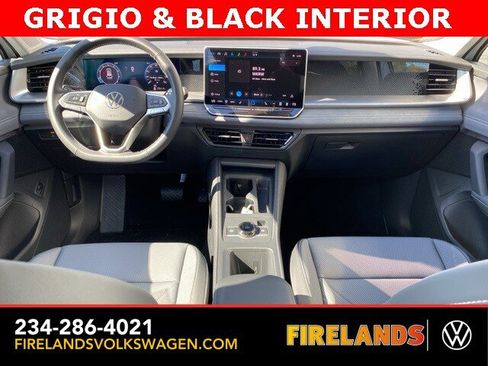 New 2025 Volkswagen Tiguan SE image 2