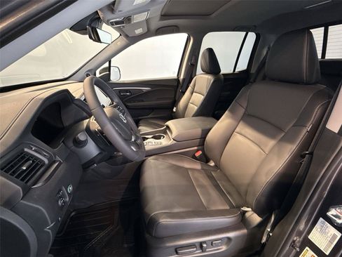 Used 2025 Honda Ridgeline RTL image 13