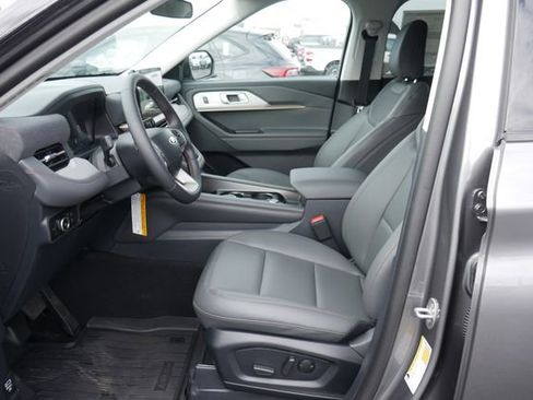 New 2026 Ford Explorer Active w/ Active Comfort Package image 2