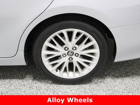 Used 2018 Toyota Camry XLE image 10