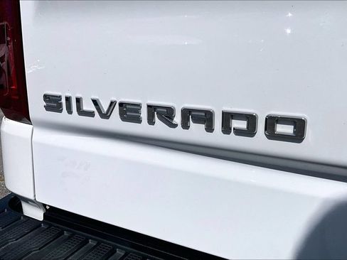 Used 2022 Chevrolet Silverado 1500 Custom Trail Boss AWD/4WD image 40