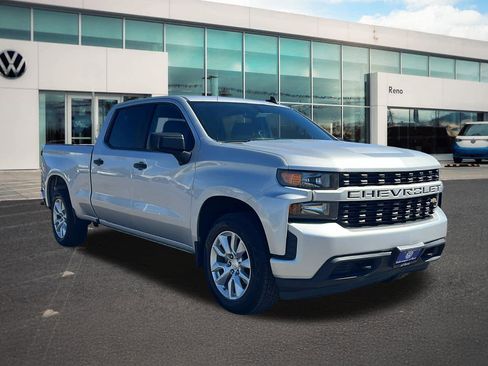 Used 2020 Chevrolet Silverado 1500 Custom w/ Custom Value Package AWD/4WD image 3