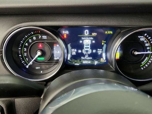 Used 2021 Jeep Wrangler Unlimited Sahara w/ Cold Weather Group image 14