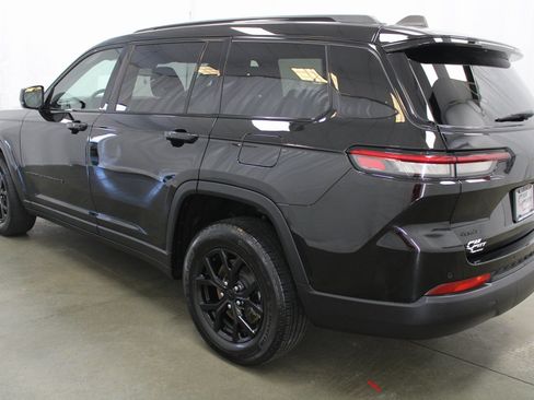 Used 2024 Jeep Grand Cherokee L Laredo image 8