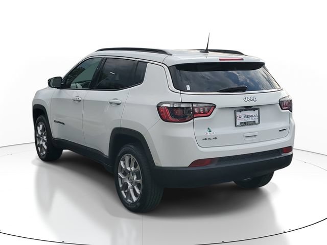 Used 2022 Jeep Compass Latitude AWD/4WD image 3