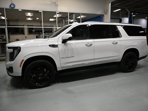 New 2026 GMC Yukon XL Elevation w/ Elevation Premium Package image 7