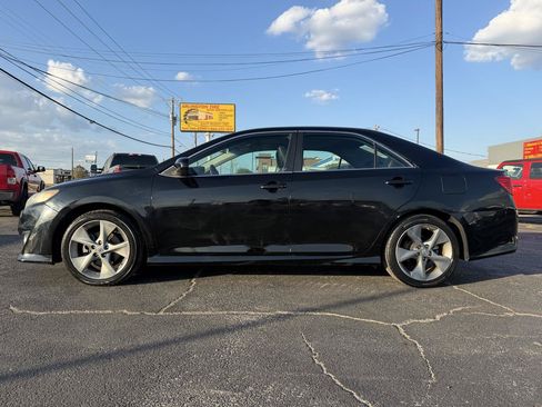 Used 2014 Toyota Camry SE FWD image 8