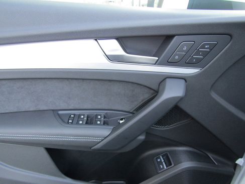 New 2024 Audi Q5 e Premium Plus image 12