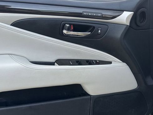 Used 2017 Lexus LS 460 460 w/ Comfort Package image 28