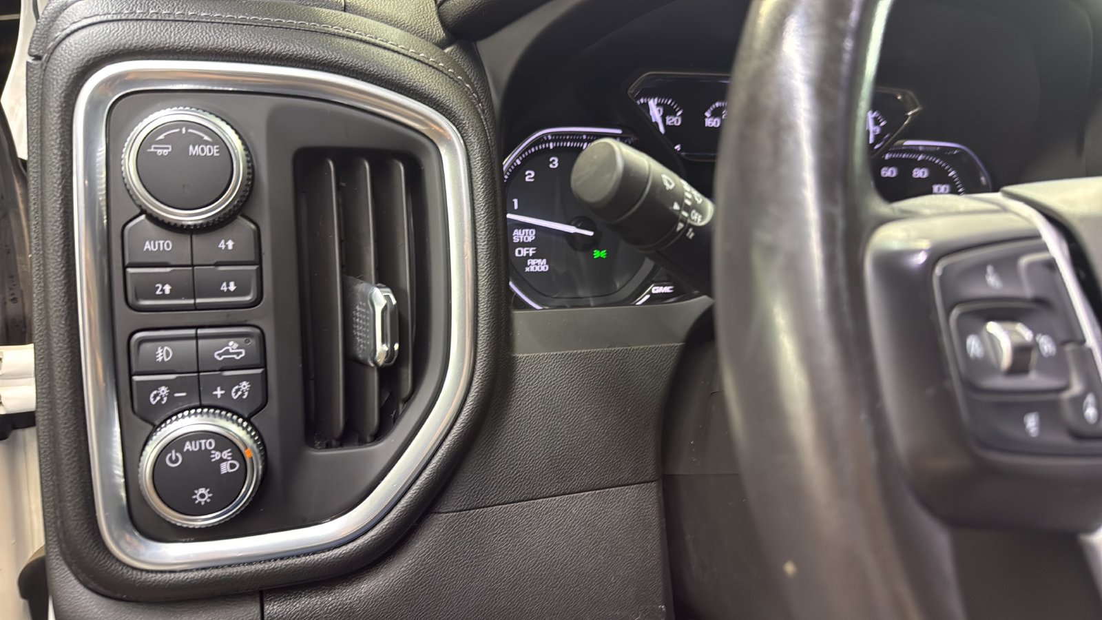 Used 2020 GMC Sierra 1500 Elevation w/ Elevation Value Package AWD/4WD image 15