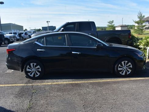 Used 2025 Nissan Altima 2.5 S image 3