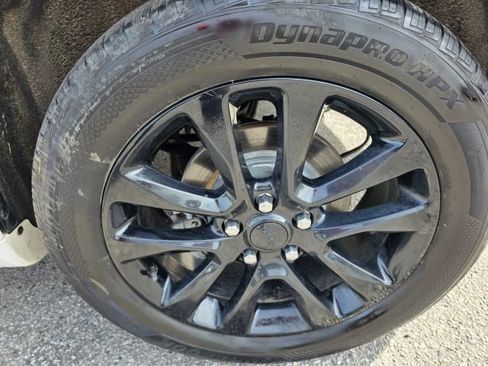 Used 2018 Jeep Grand Cherokee Altitude image 10