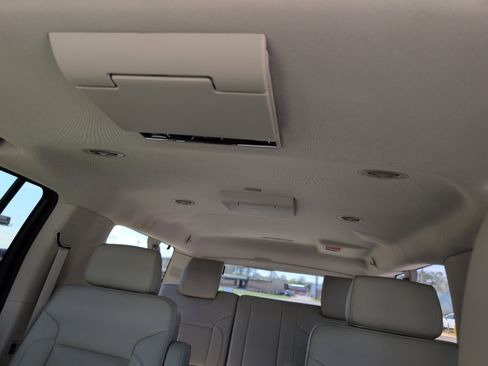 Used 2015 GMC Yukon XL Denali w/ Premium Package image 24