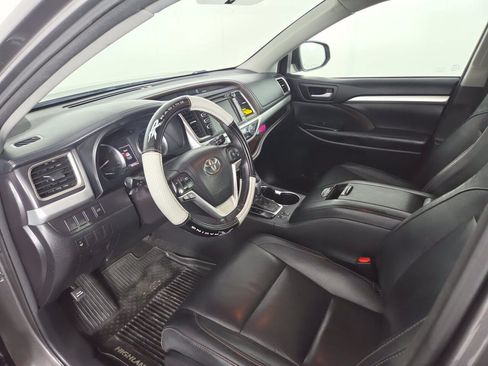 Used 2016 Toyota Highlander XLE AWD/4WD image 15