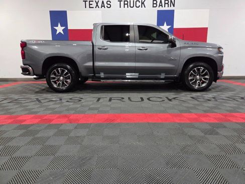 Used 2019 Chevrolet Silverado 1500 LT w/ Texas Edition image 14