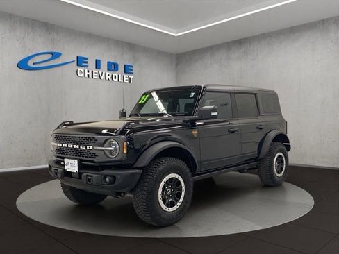Used 2023 Ford Bronco Badlands w/ Sasquatch Package AWD/4WD image 8
