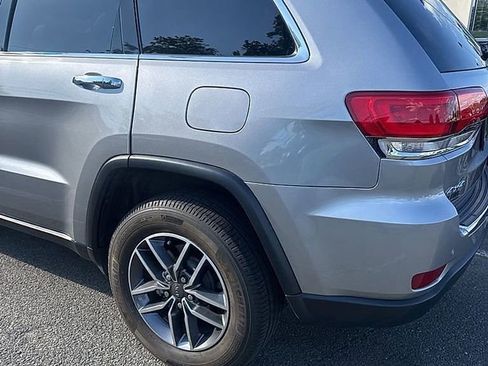 Used 2019 Jeep Grand Cherokee Limited AWD/4WD image 3