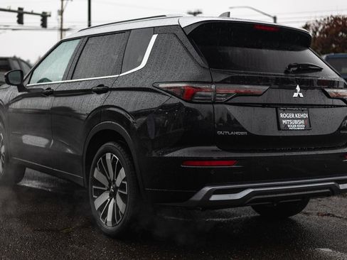 New 2025 Mitsubishi Outlander Platinum Edition image 10