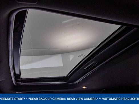 Used 2022 Dodge Challenger R/T w/ Driver Convenience Group image 7