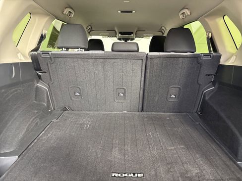 Used 2023 Nissan Rogue SV FWD image 22