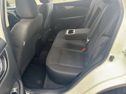 Used 2021 Nissan Rogue Sport S image 40