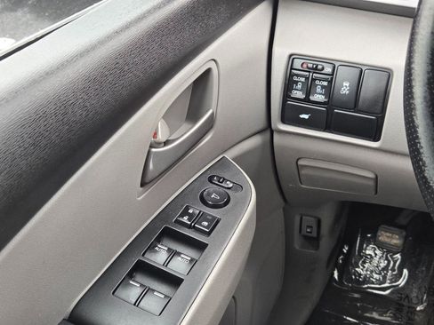 Used 2012 Honda Odyssey EX-L image 27