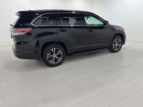 Used 2016 Toyota Highlander XLE AWD/4WD image 6