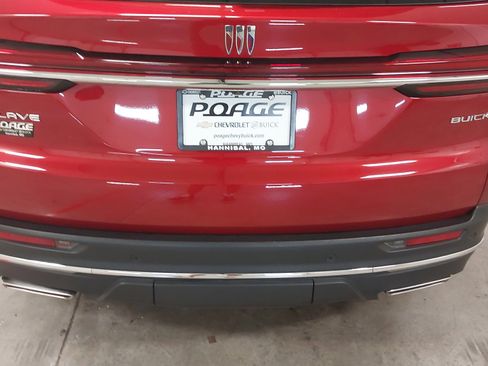 Used 2026 Buick Enclave Preferred AWD/4WD image 33