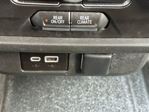 Used 2023 Chevrolet Tahoe 2WD w/ Remote Keyless Entry Package image 27