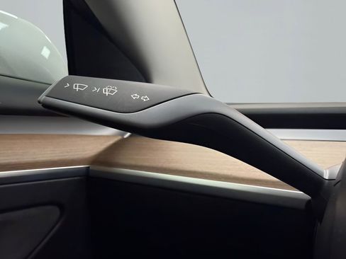 Used 2021 Tesla Model 3 Long Range image 17